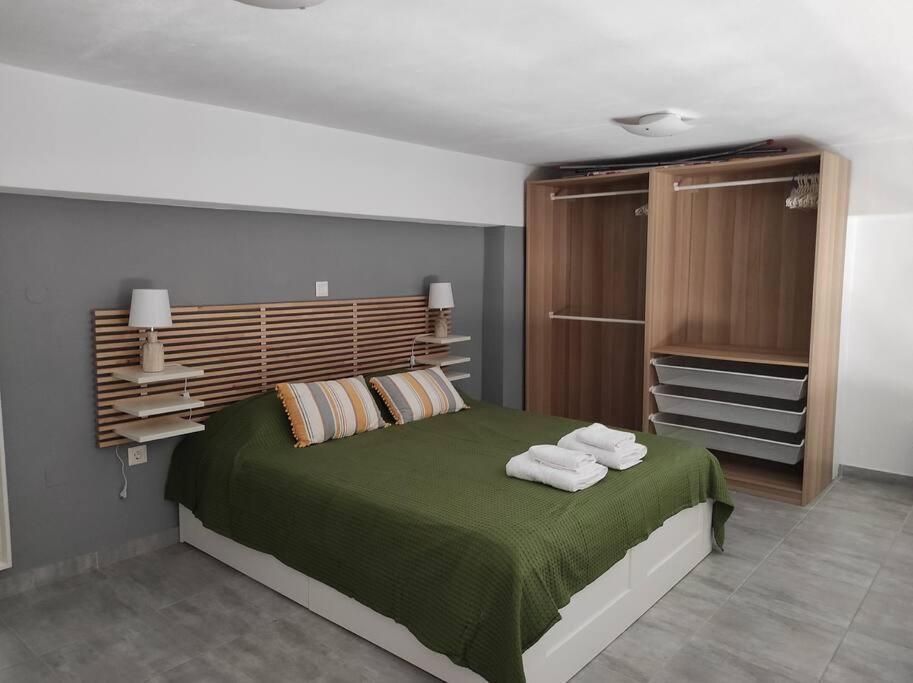 Oliva Loft Apartment Ermoupoli Luaran gambar